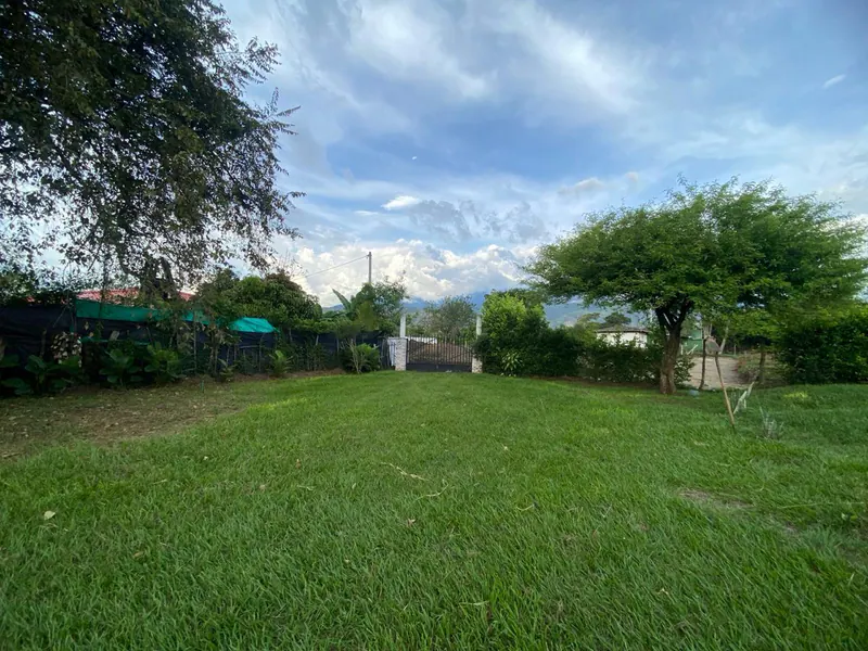 Casa campestre y lote en venta en Vereda San Isidro, Santa Elena · foto 3 de 28