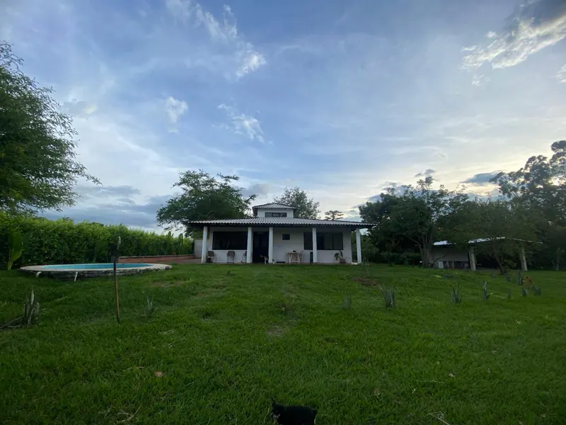 Casa campestre y lote en venta en Vereda San Isidro, Santa Elena · foto 2 de 28