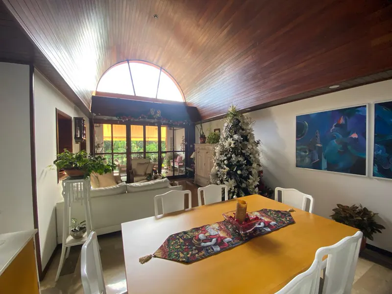 Apartamento en venta en Ciudad Jardín, Cali