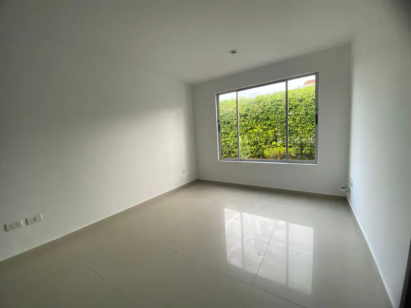 Casa en conjunto residencial en arriendo en Alfaguara, Jamundí · foto 3 de 28
