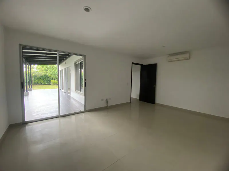 Casa en conjunto residencial en arriendo en Alfaguara, Jamundí · foto 2 de 28