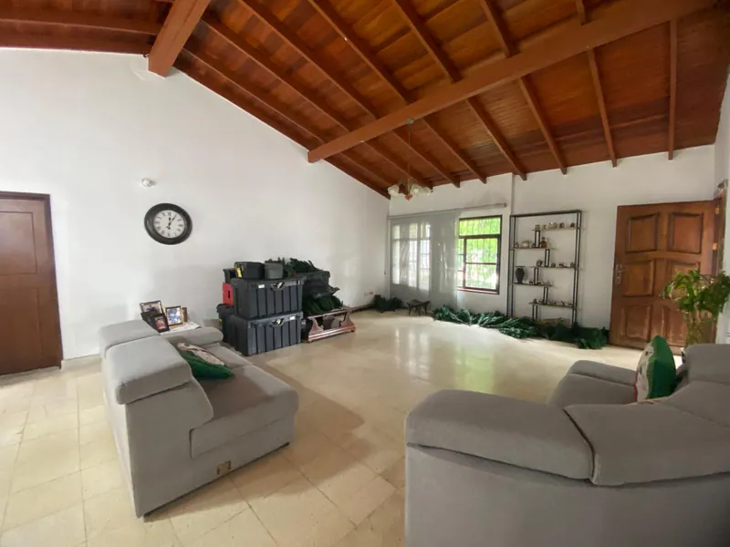 Casa independiente en venta en Prados del Norte, Cali · foto 2 de 24