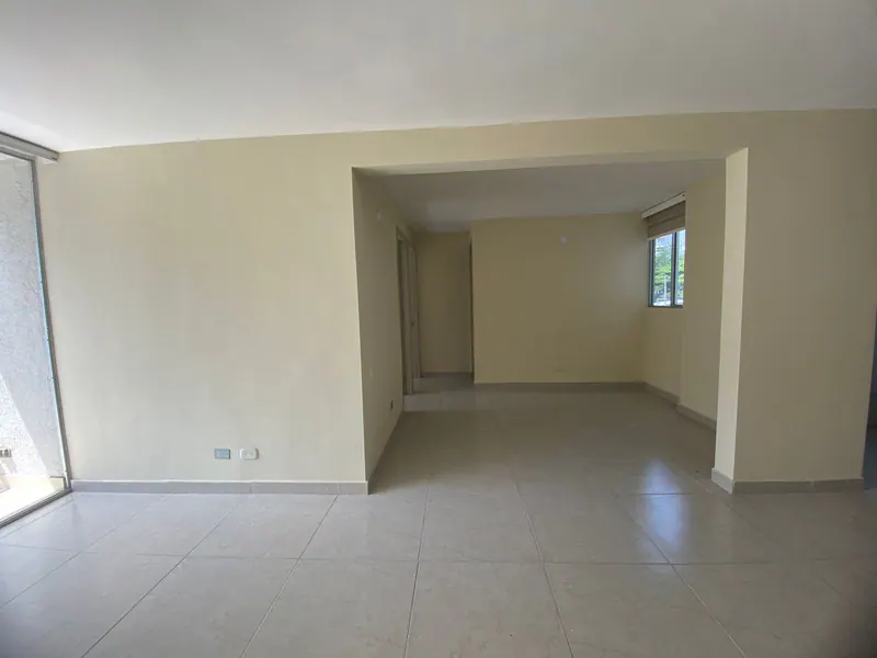 Apartamento en arriendo en Ciudad Guabinas, Yumbo · foto 3 de 15
