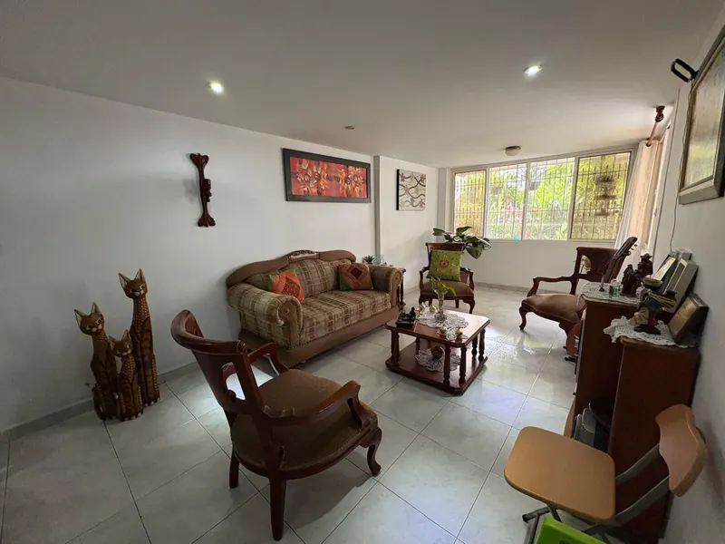 Casa independiente en venta en Paseo de los Almendros, Cali · foto 4 de 23