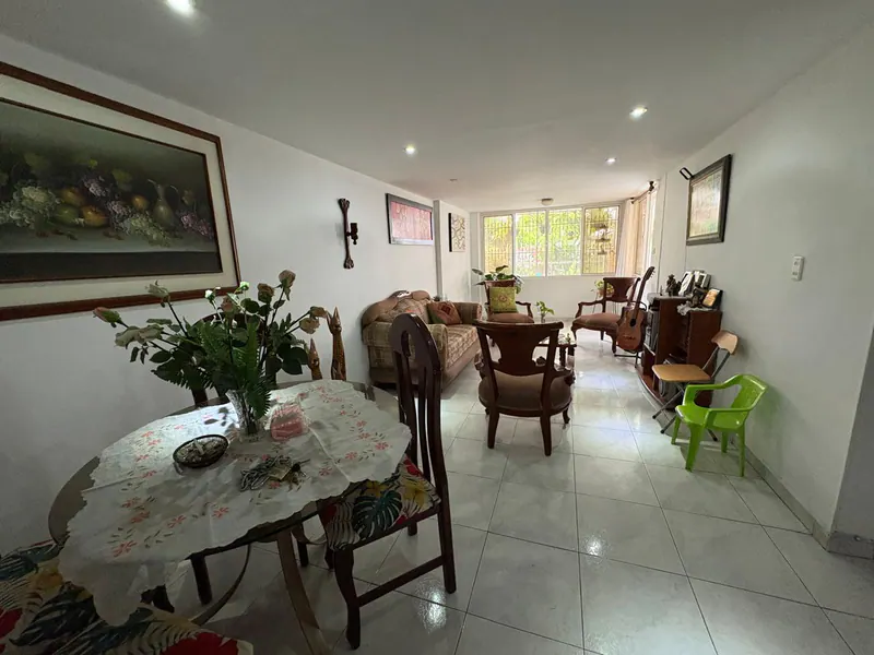 Casa independiente en venta en Paseo de los Almendros, Cali · foto 3 de 23