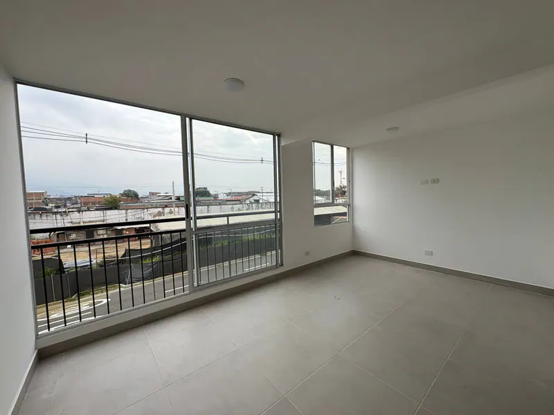 Apartamento en arriendo en Barrio Industrial, Cali · foto 2 de 18