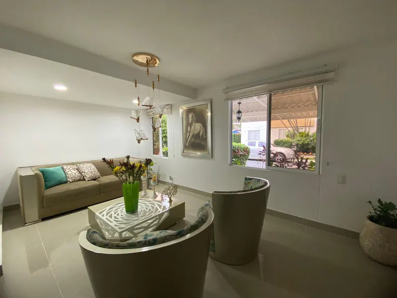 Casa en conjunto residencial en venta en La Flora, Cali · foto 3 de 26